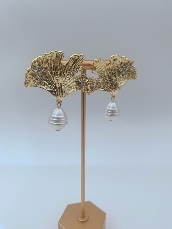 Arete Rodio Perlas y Hoja