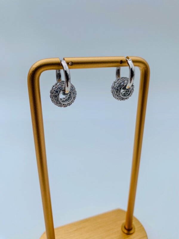 Huggie Plateado
