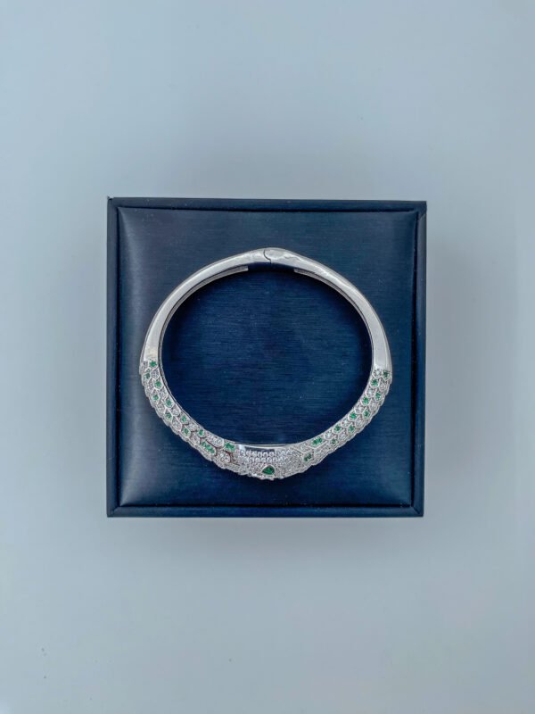 Brazalete Rodinado Serpiente Piedras Plateado - Imagen 2