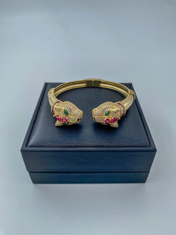 Brazalete Rodinado Tigre Piedras Coronas Dorado